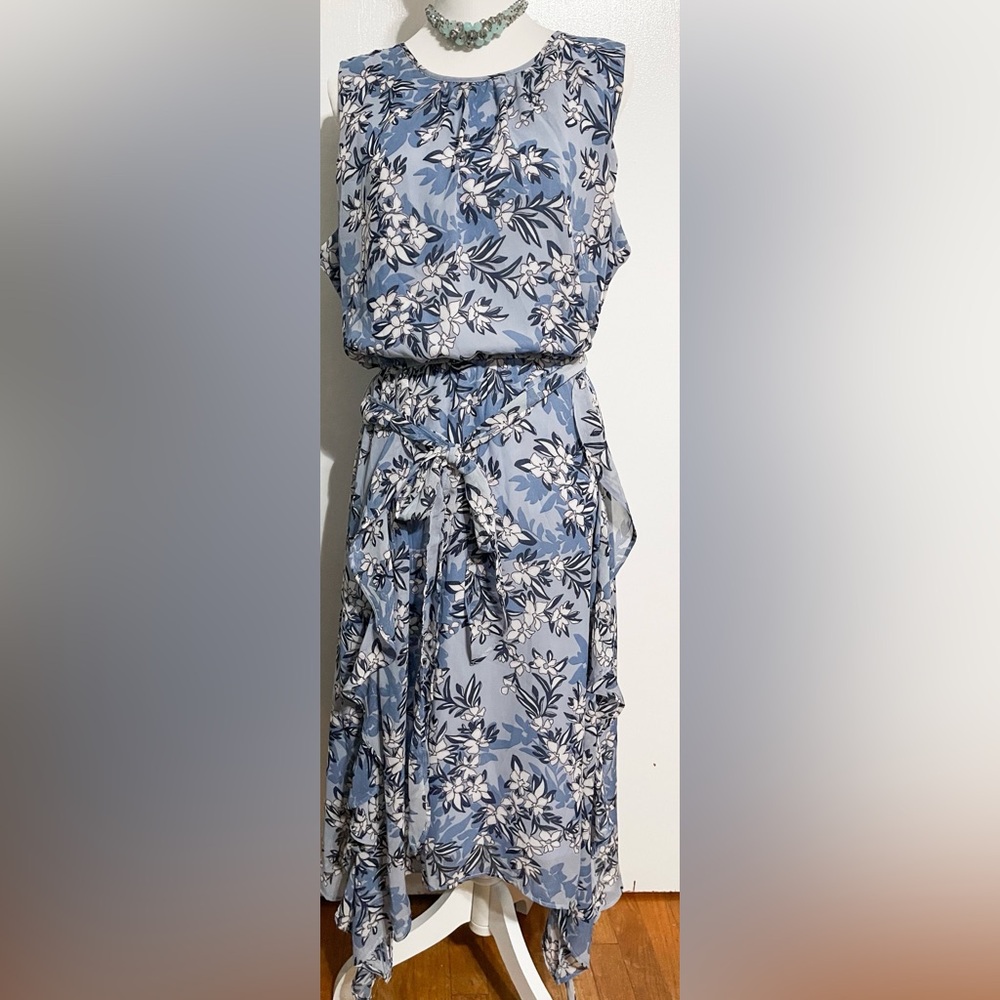 NWT! Lane Bryant Blue Floral knee length Dress Ruffles Size 18 Lined Sleeveless